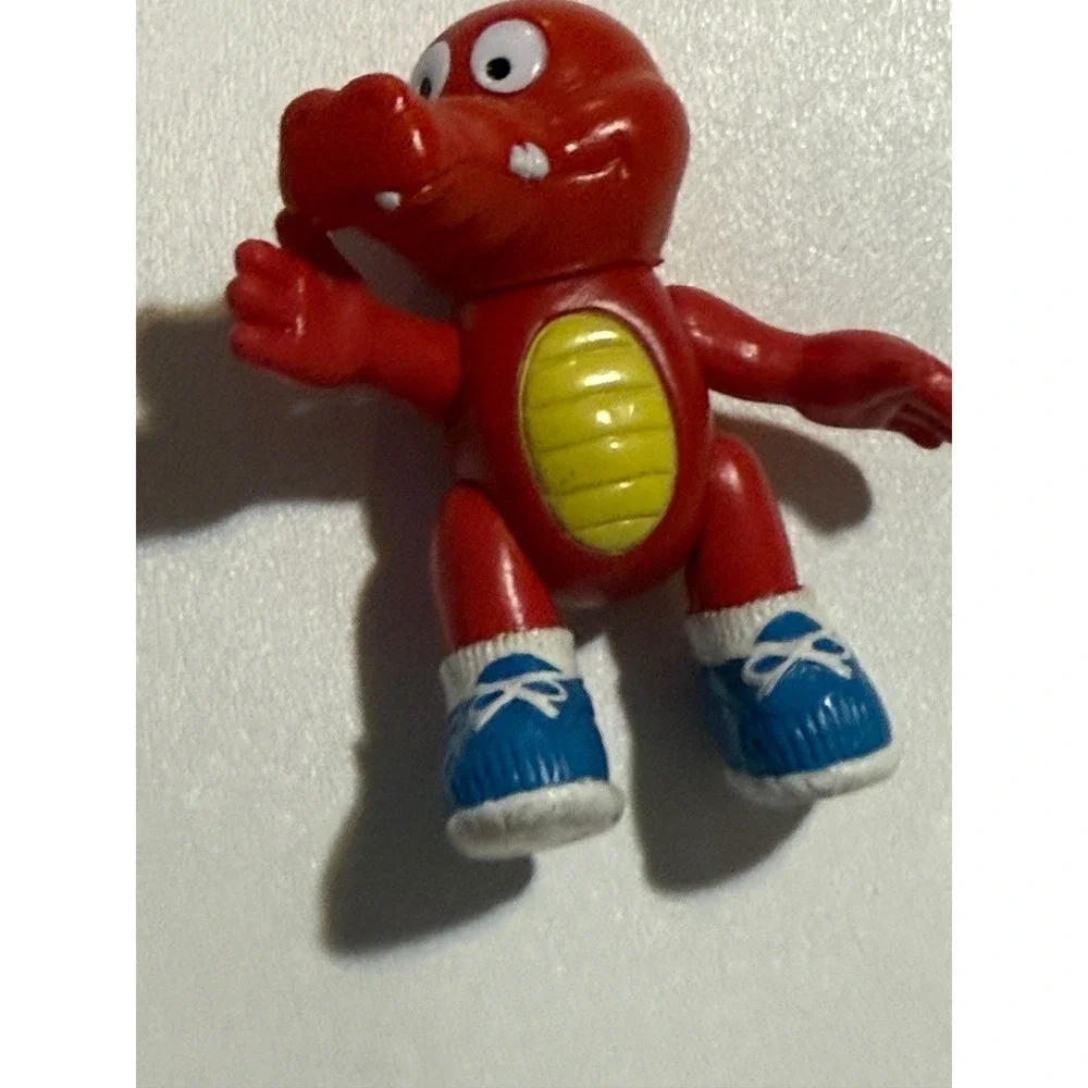 Vintage‎ 1983 Wally the Gator PVC Figure Red Alligator Wallace Berrie Toy